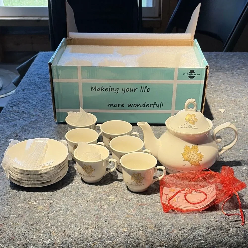 ZHONGSHENG Ceramic Tea Set White/Gold Leaf Pattern Boxed w/ Lid